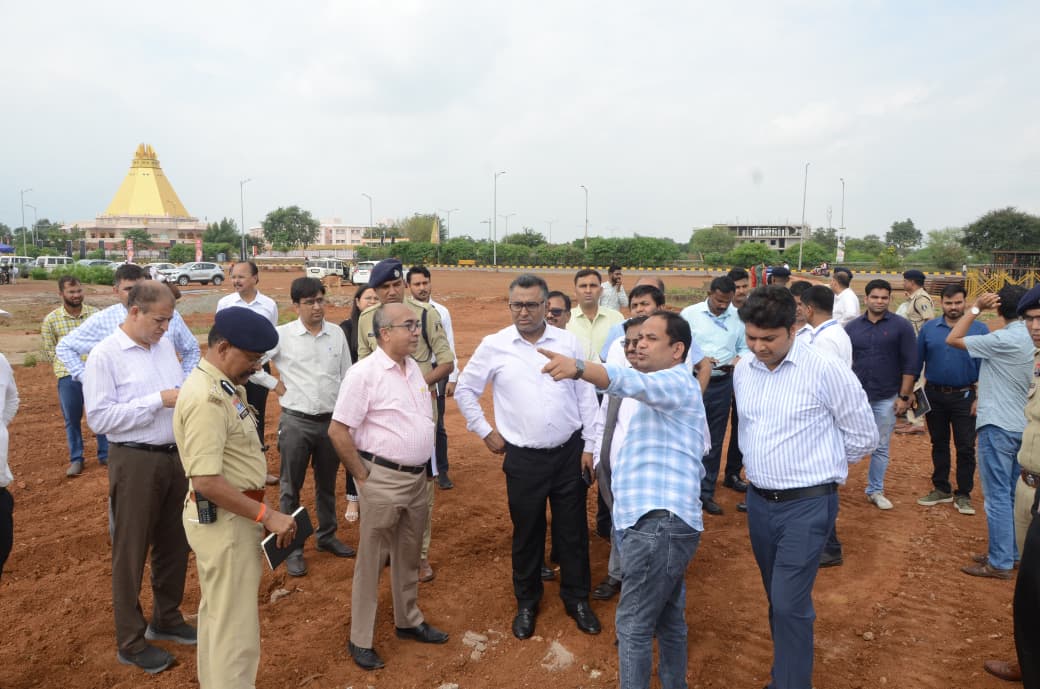 सूर्यकिरण एयरोबेटिक शो को लेकर नवा रायपुर में तैयारियां जोरो पर सूर्यकिरण एयरोबेटिक शो को लेकर नवा रायपुर में तैयारियां जोरो पर