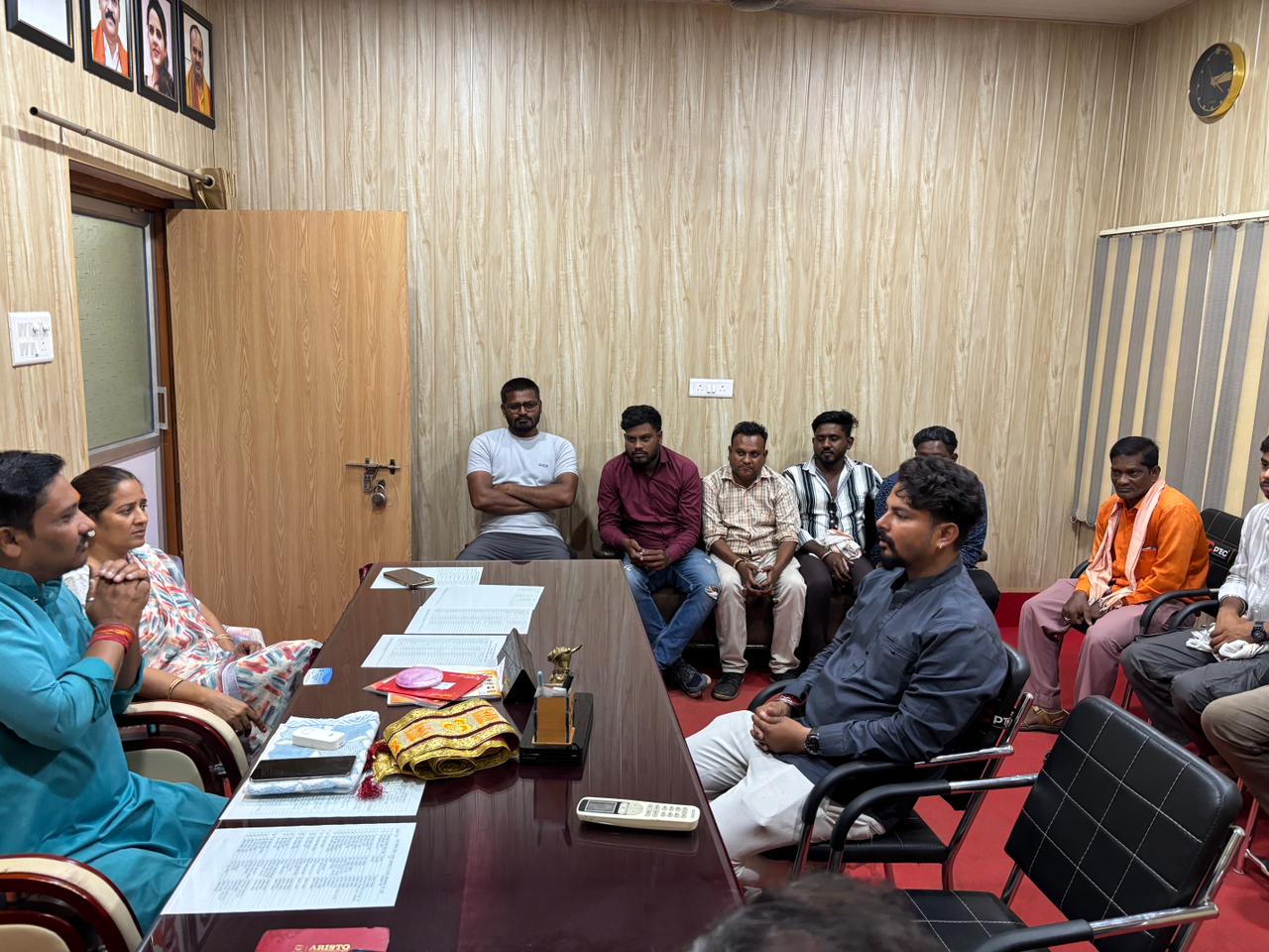 जोन 8 अध्यक्ष प्रीतम सिंह ने ली सफाई सुपरवाईजरो की बैठक जोन 8 अध्यक्ष प्रीतम सिंह ने ली सफाई सुपरवाईजरो की बैठक