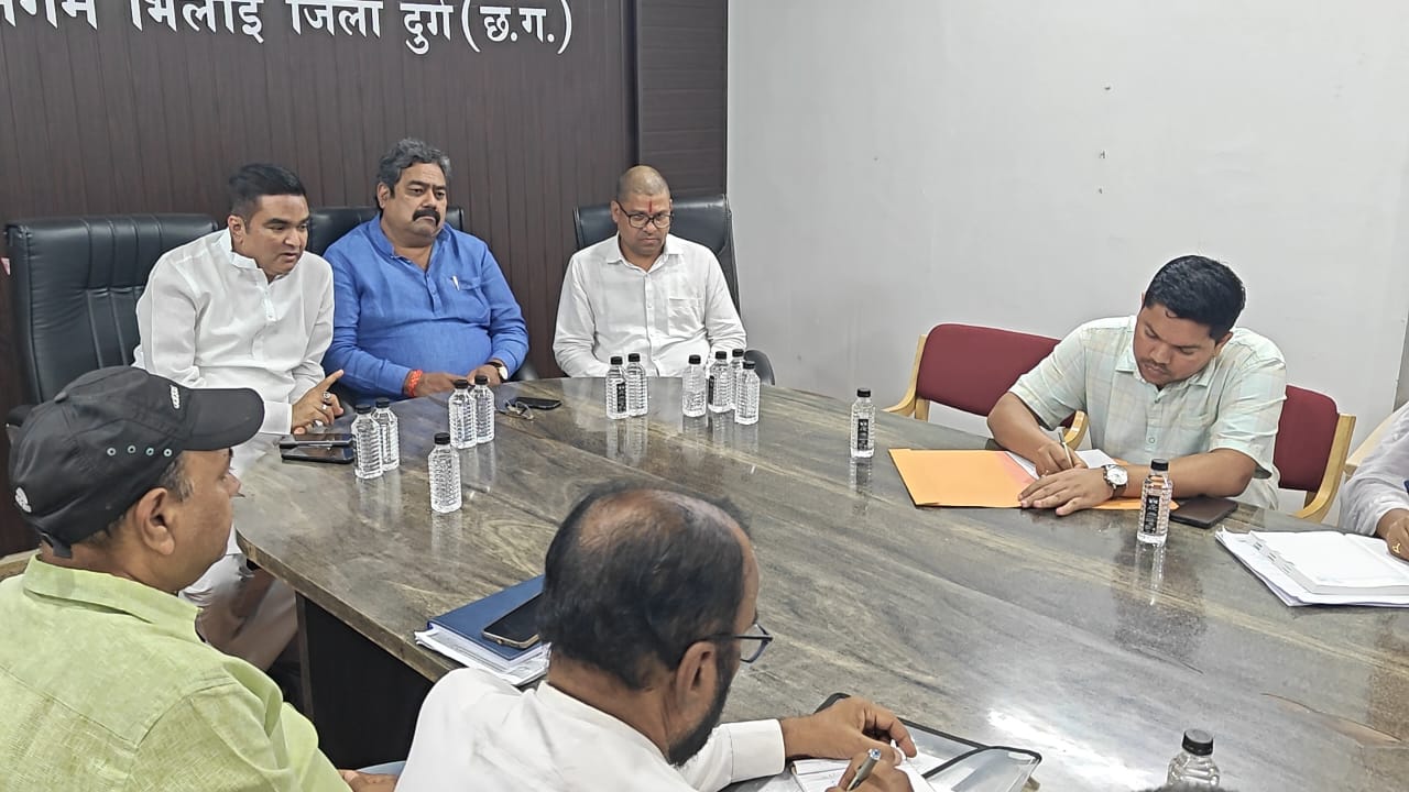 भिलाई शहर में नहीं लगेगें बैनर-पोस्टर बैठक में लिया गया निर्णय भिलाई शहर में नहीं लगेगें बैनर-पोस्टर बैठक में लिया गया निर्णय