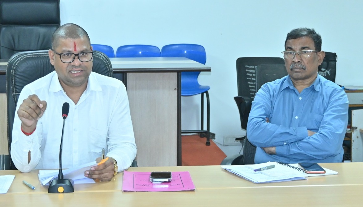 पेंशन का सत्यापन कार्य शीध्र पूर्ण कराये-आयुक्त पेंशन का सत्यापन कार्य शीध्र पूर्ण कराये-आयुक्त