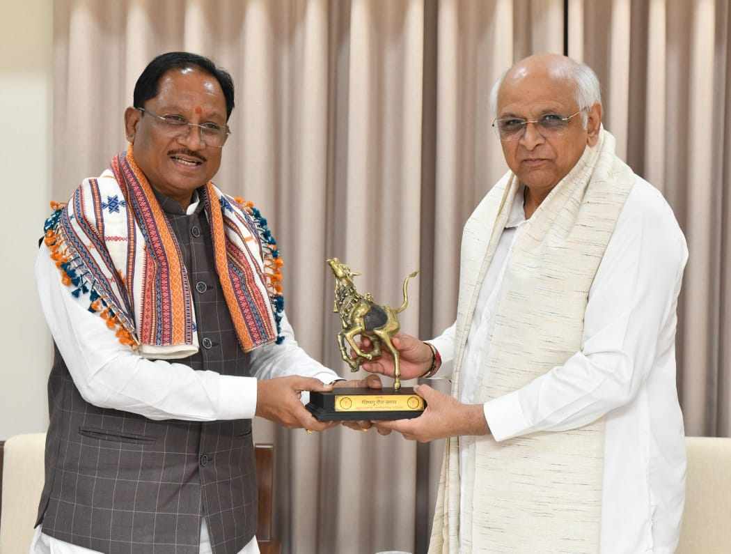 मुख्यमंत्री साय ने गांधीनगर में गुजरात के मुख्यमंत्री भूपेंद्र पटेल से की सौजन्य भेंट मुख्यमंत्री साय ने गांधीनगर में गुजरात के मुख्यमंत्री भूपेंद्र पटेल से की सौजन्य भेंट