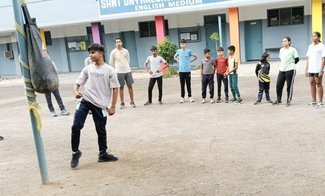 रिंग फाइट के लिए खिलाड़ी जमकर कर रहे अभ्यास रिंग फाइट के लिए खिलाड़ी जमकर कर रहे अभ्यास