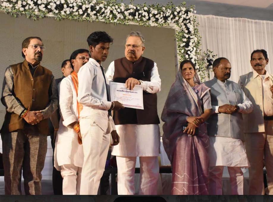 जननायक बिरसा मुंडा की शहादत अविस्मरणीय : विधानसभा अध्यक्ष डॉ. रमन सिंह जननायक बिरसा मुंडा की शहादत अविस्मरणीय : विधानसभा अध्यक्ष डॉ. रमन सिंह