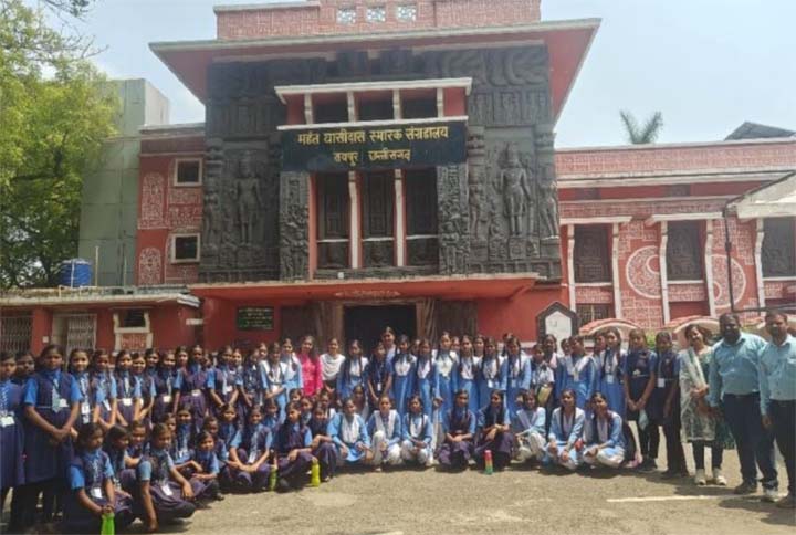 पी.एम. श्री स्वामी आत्मानंद शासकीय अंग्रेजी माध्यम विद्यालय अभनपुर -सफलता की नई पहचान पी.एम. श्री स्वामी आत्मानंद शासकीय अंग्रेजी माध्यम विद्यालय अभनपुर -सफलता की नई पहचान