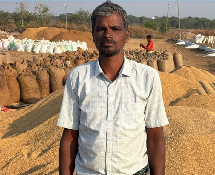 महासमुंद जिले के किसान छबीलाल बारी ने की धान खरीदी नीति की सराहना महासमुंद जिले के किसान छबीलाल बारी ने की धान खरीदी नीति की सराहना