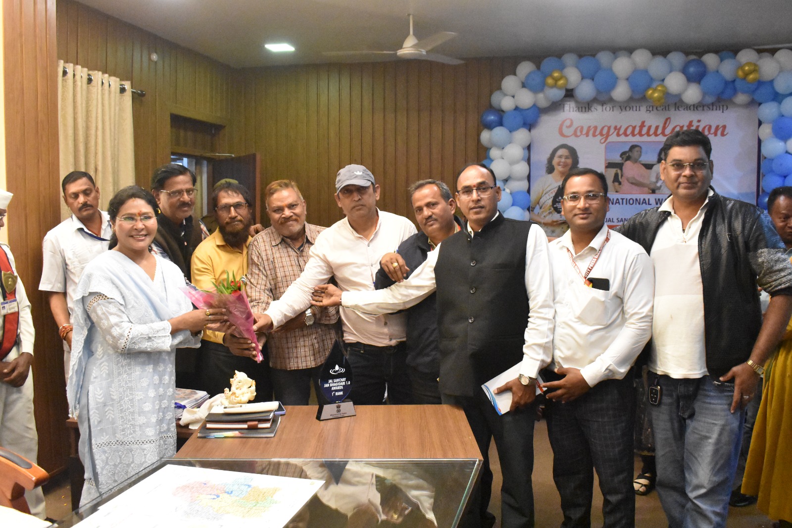 सिटी प्रेस क्लब के सदस्यों ने दी कलेक्टर को बधाई सिटी प्रेस क्लब के सदस्यों ने दी कलेक्टर को बधाई