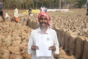 सुव्यवस्थित धान खरीदी और किसान हितैषी योजनाओं ने बदली किसानों की जिन्दगी सुव्यवस्थित धान खरीदी और किसान हितैषी योजनाओं ने बदली किसानों की जिन्दगी