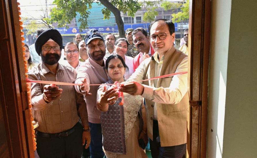 कलेक्टर ने रेडक्रॉस सोसायटी के नए भवन का किया लोकार्पण कलेक्टर ने रेडक्रॉस सोसायटी के नए भवन का किया लोकार्पण