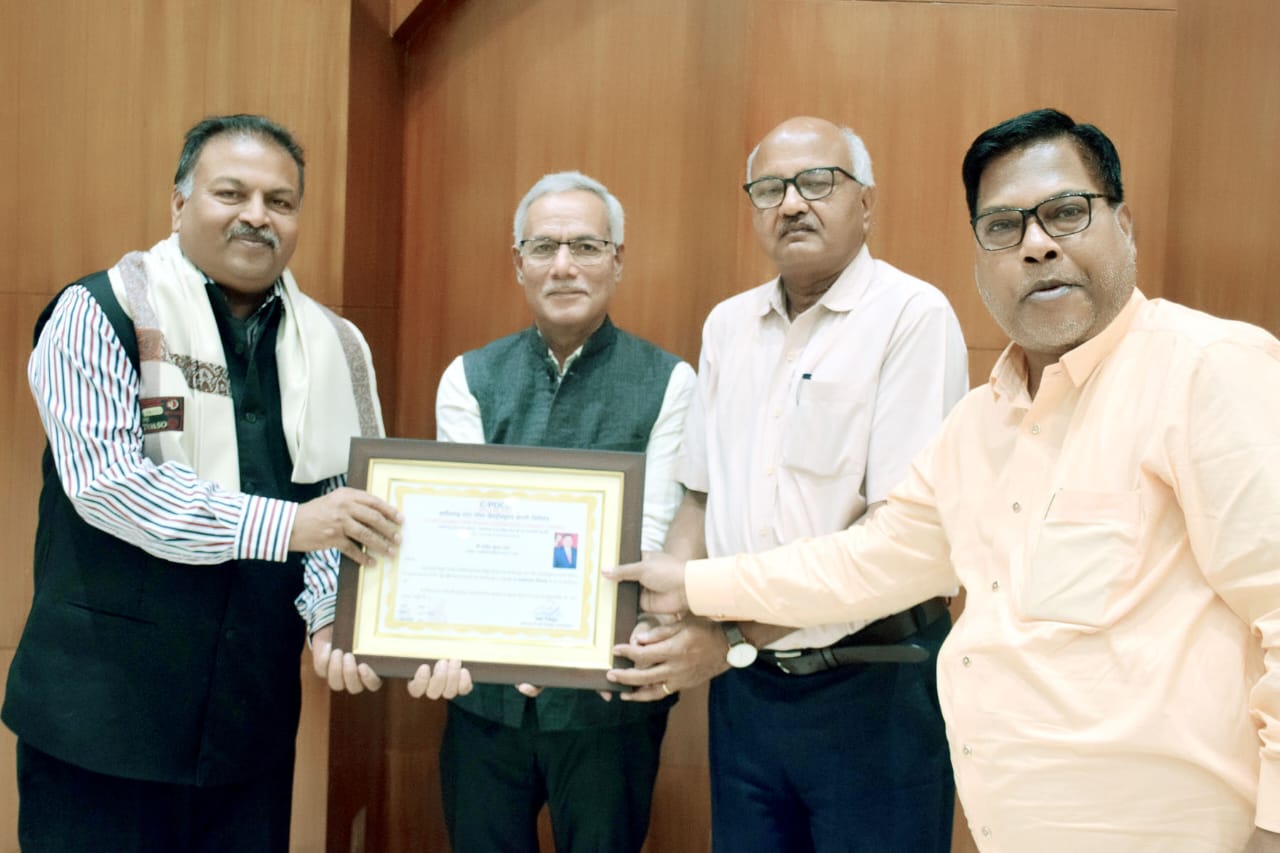 पॉवर कंपनी में कार्यपालक निदेशक श्री संदीप वर्मा सहित छह कर्मियों को विदाई पॉवर कंपनी में कार्यपालक निदेशक श्री संदीप वर्मा सहित छह कर्मियों को विदाई