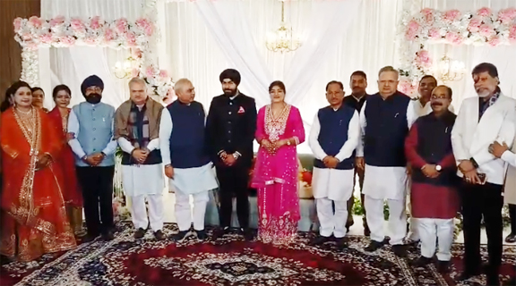 मुख्यमंत्री विष्णुदेव साय और विधानसभा अध्यक्ष डॉ. रमन सिंह बिलासपुर पहुंचे मुख्यमंत्री विष्णुदेव साय और विधानसभा अध्यक्ष डॉ. रमन सिंह बिलासपुर पहुंचे