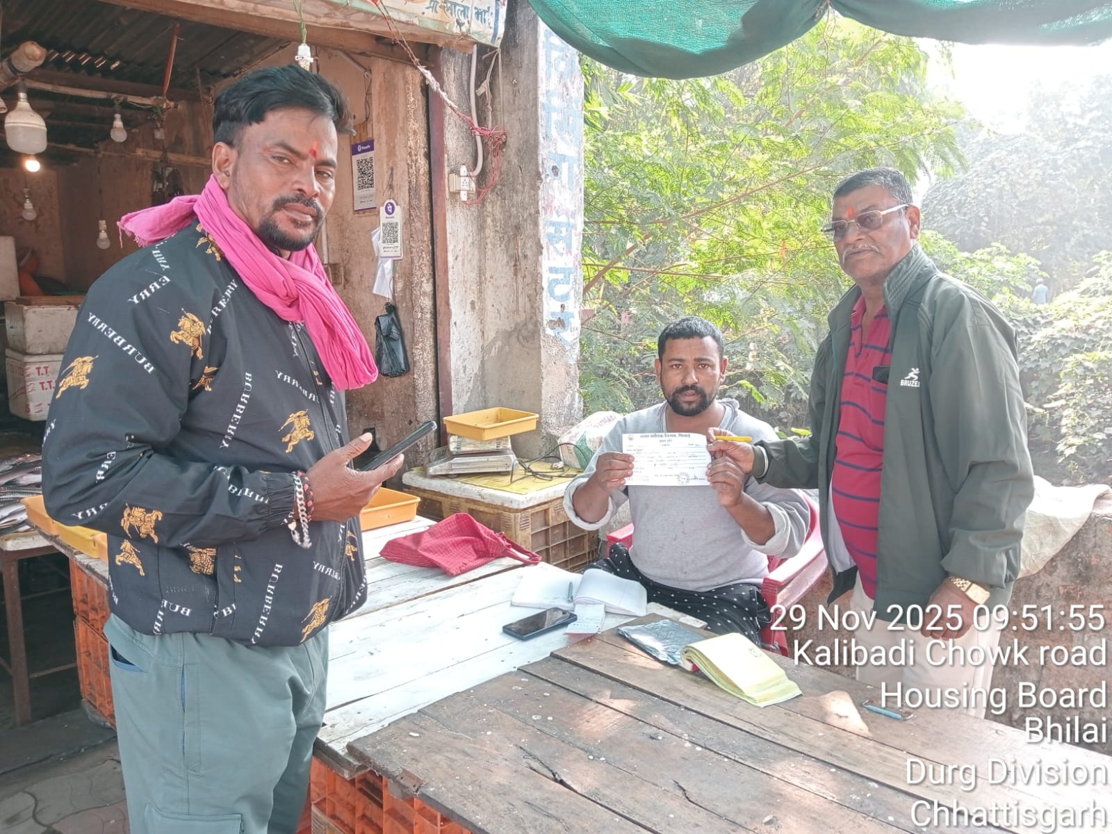 जोन-2 में मुर्गा कटिंग और गंदगी फैलाने पर ₹4000 का जुर्माना जोन-2 में मुर्गा कटिंग और गंदगी फैलाने पर ₹4000 का जुर्माना