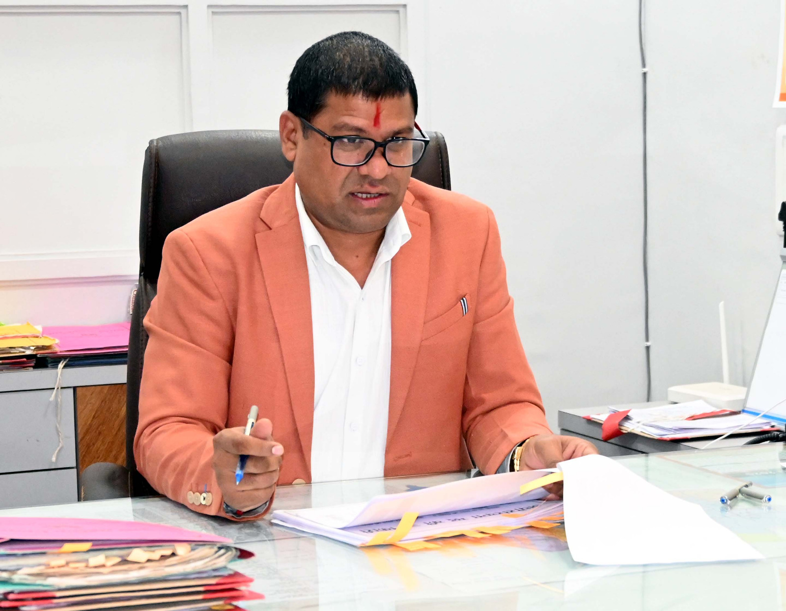 आयुक्त ने विकास कार्यों की समीक्षा हेतु ली विशेष बैठक आयुक्त ने विकास कार्यों की समीक्षा हेतु ली विशेष बैठक