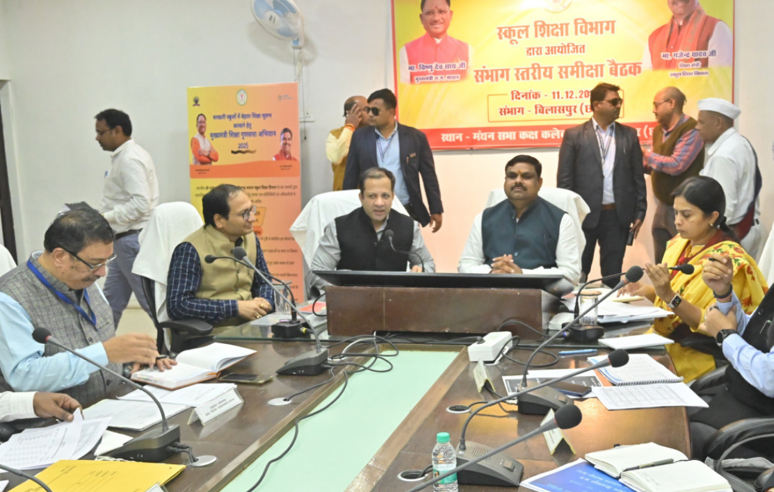 स्कूलों के प्रति प्रेम करने वाले समर्पित शिक्षकों की जरूरत, संसाधनों की कोई कमी नहीं - गजेंद्र यादव स्कूलों के प्रति प्रेम करने वाले समर्पित शिक्षकों की जरूरत, संसाधनों की कोई कमी नहीं - गजेंद्र यादव