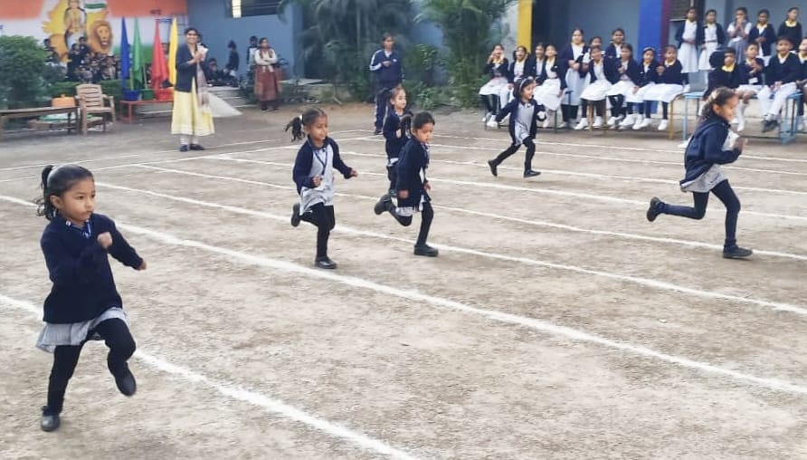 नेतृत्व क्षमता, धैर्य, टीम भावना विकसित होती है खेलों से: नवीन नेतृत्व क्षमता, धैर्य, टीम भावना विकसित होती है खेलों से: नवीन