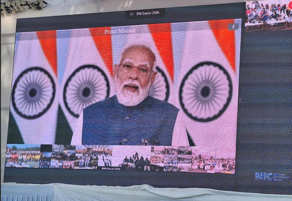 सांसद खेल महोत्सव :प्रधानमंत्री नरेंद्र मोदी ने वर्चुअल संवाद कर खिलाड़ियों को दिया सन्देश सांसद खेल महोत्सव :प्रधानमंत्री नरेंद्र मोदी ने वर्चुअल संवाद कर खिलाड़ियों को दिया सन्देश