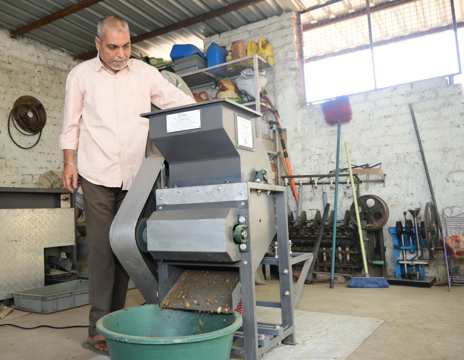 धुन के पक्के प्रदीप ने अपनी जिद से बदली किस्मत की तस्वीर धुन के पक्के प्रदीप ने अपनी जिद से बदली किस्मत की तस्वीर