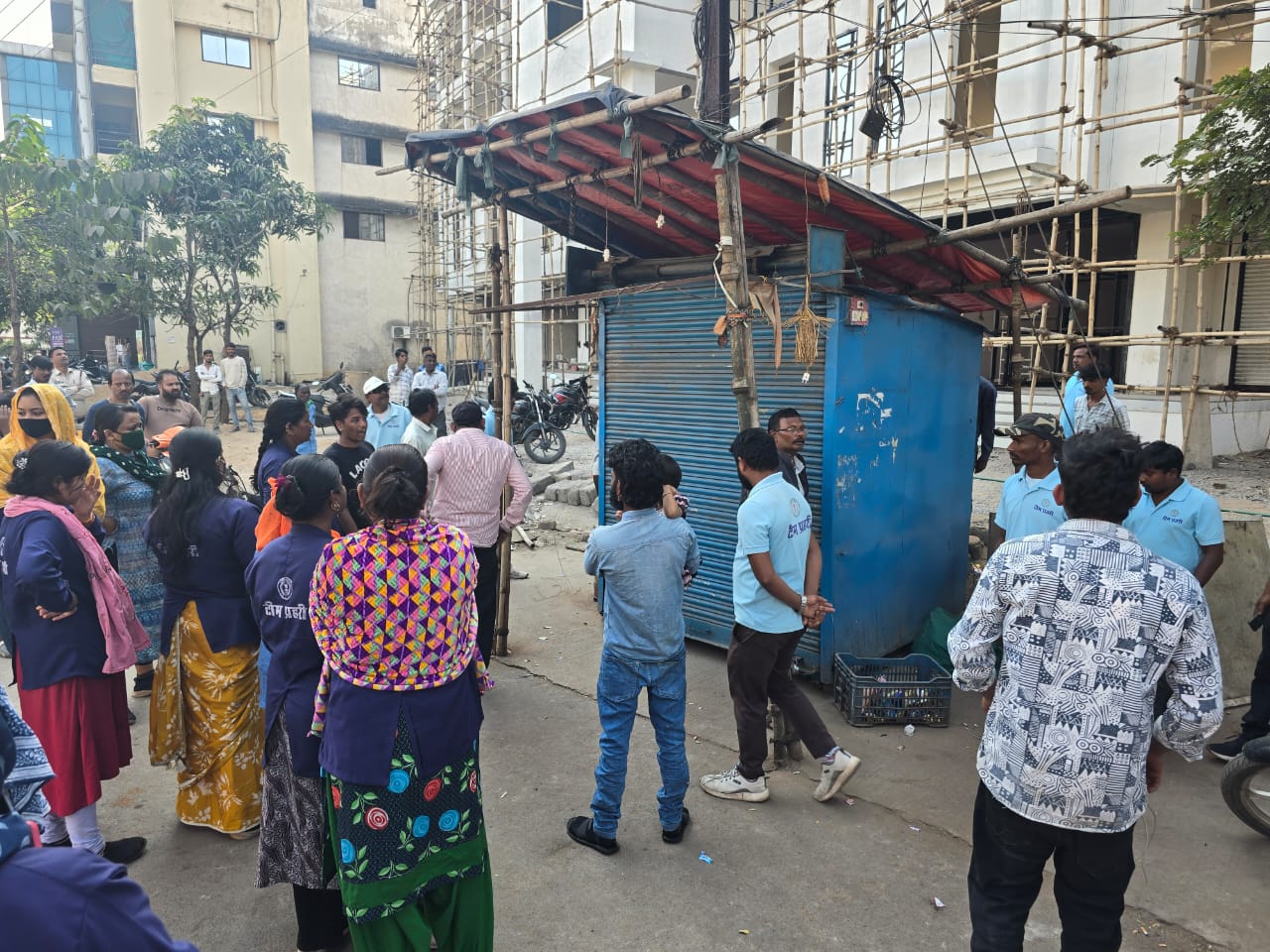 टीम प्रहरी अभियान के तहत जोन-9 में अतिक्रमण पर कार्रवाई, अवैध ठेले व गुमटियां हटाईं टीम प्रहरी अभियान के तहत जोन-9 में अतिक्रमण पर कार्रवाई, अवैध ठेले व गुमटियां हटाईं