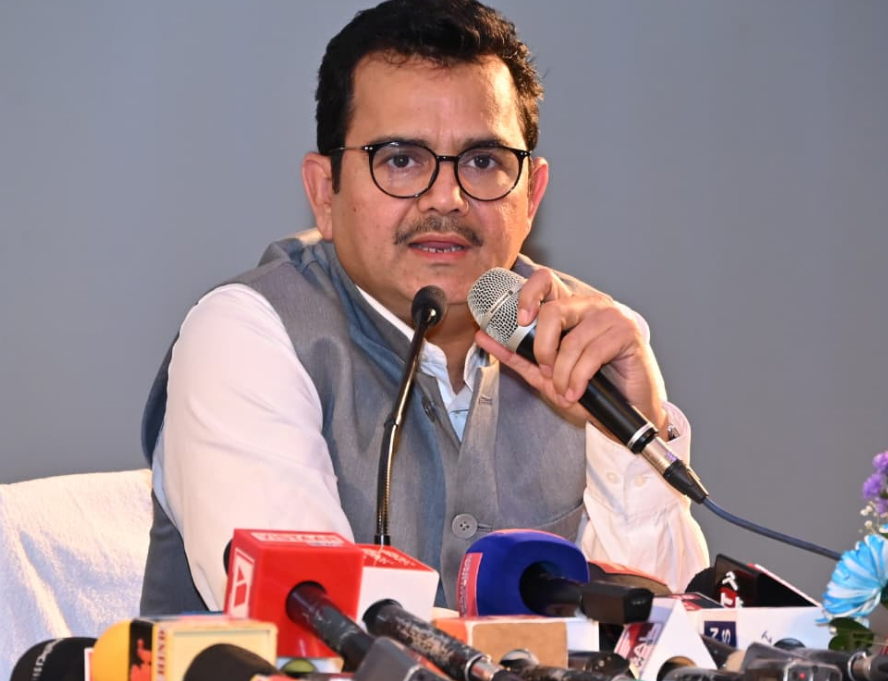 राज्य शासन को राजस्व की प्राप्ति में पिछले 2 वर्षों में उल्लेखनीय वृद्धि हुई- पी. दयानंद राज्य शासन को राजस्व की प्राप्ति में पिछले 2 वर्षों में उल्लेखनीय वृद्धि हुई- पी. दयानंद