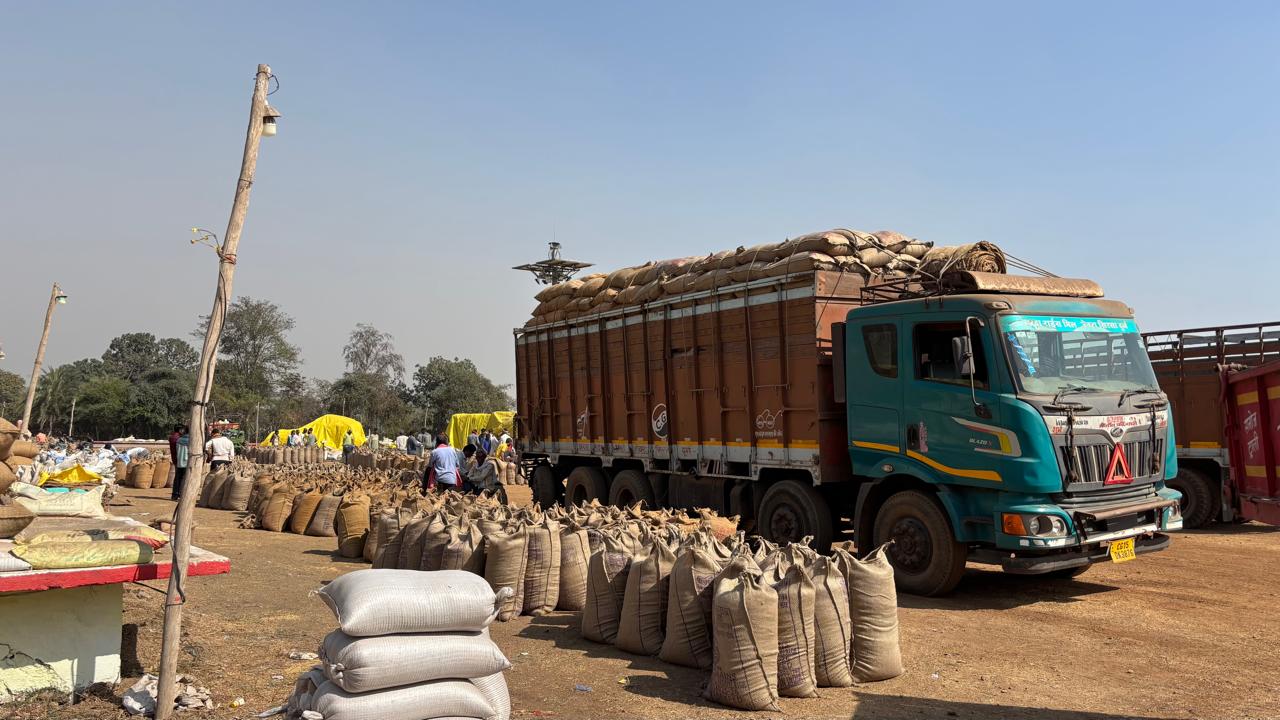 दुर्ग जिले में 4 लाख 16 हजार मीट्रिक टन से अधिक धान की खरीदी दुर्ग जिले में 4 लाख 16 हजार मीट्रिक टन से अधिक धान की खरीदी