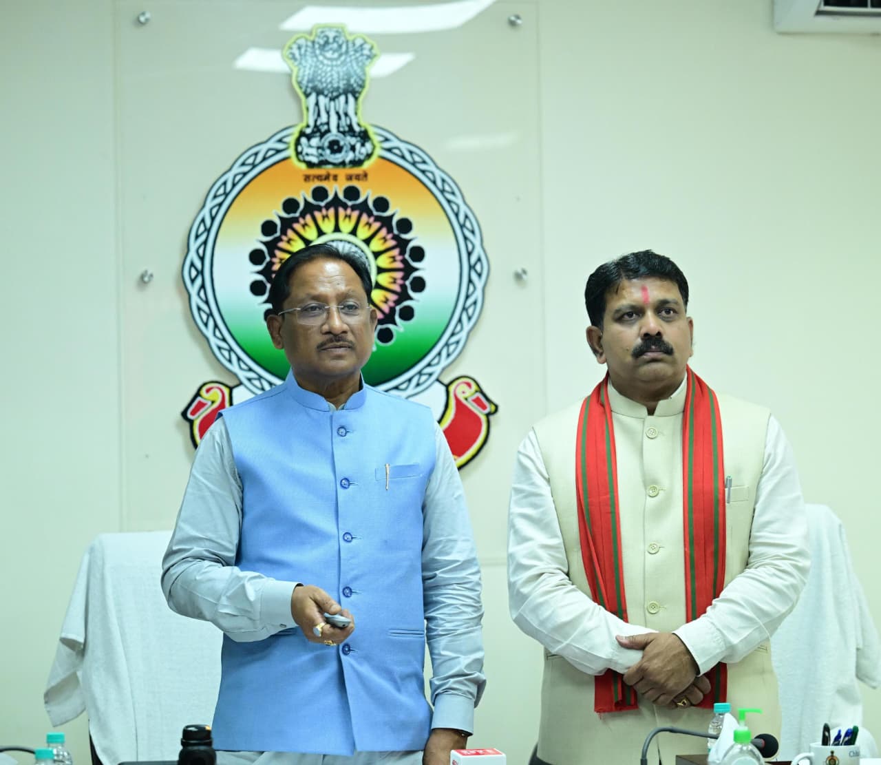 प्रदेश में शांति एवं सुरक्षा बनाए रखने में पुलिस के अदम्य साहस, शौर्य और बलिदान की अमिट पहचान बनेगा रजत जयंती पदक : मुख्यमंत्री प्रदेश में शांति एवं सुरक्षा बनाए रखने में पुलिस के अदम्य साहस, शौर्य और बलिदान की अमिट पहचान बनेगा रजत जयंती पदक : मुख्यमंत्री