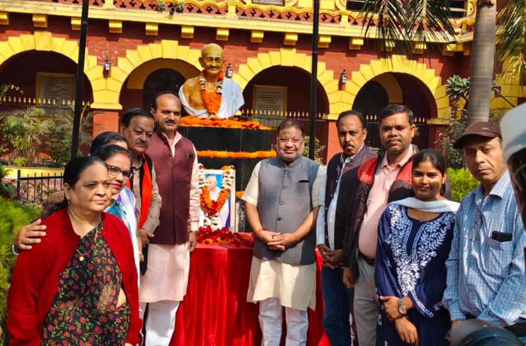 महात्मा गाँधी को 78वें निर्वाण दिवस पर रायपुर दक्षिण विधायक सुनील सोनी ने किया सादर नमन महात्मा गाँधी को 78वें निर्वाण दिवस पर रायपुर दक्षिण विधायक सुनील सोनी ने किया सादर नमन