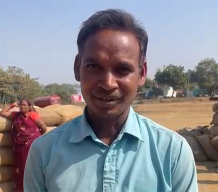 धान उपार्जन की सुचारु व्यवस्था से लाभान्वित हुए किसान संतोष साहू धान उपार्जन की सुचारु व्यवस्था से लाभान्वित हुए किसान संतोष साहू