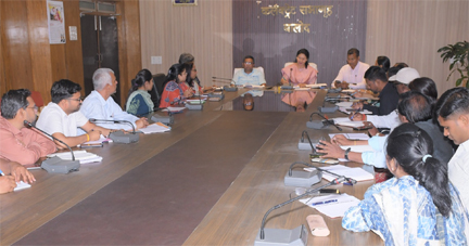 कलेक्टर ने राजस्व अधिकारियों की बैठक लेकर एसआईआर एवं राजस्व प्रकरणों के निराकरण के प्रगति की समीक्षा की कलेक्टर ने राजस्व अधिकारियों की बैठक लेकर एसआईआर एवं राजस्व प्रकरणों के निराकरण के प्रगति की समीक्षा की