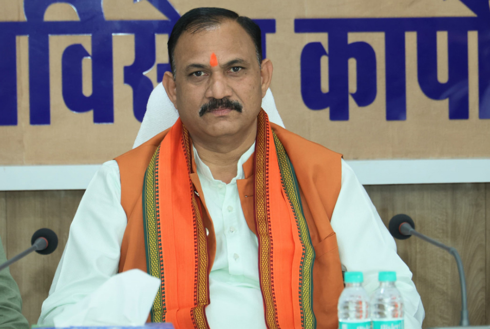 स्वास्थ्य मंत्री श्याम बिहारी जायसवाल ने सीजीएमएससी की समीक्षा बैठक में दिए महत्वपूर्ण निर्देश स्वास्थ्य मंत्री श्याम बिहारी जायसवाल ने सीजीएमएससी की समीक्षा बैठक में दिए महत्वपूर्ण निर्देश