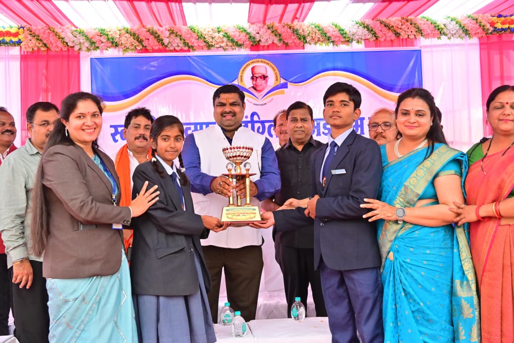 दीपक नगर सेजस में स्मार्ट क्लास, एनुअल डे में पहुँचे मंत्री गजेन्द्र यादव ने की घोषणा दीपक नगर सेजस में स्मार्ट क्लास, एनुअल डे में पहुँचे मंत्री गजेन्द्र यादव ने की घोषणा