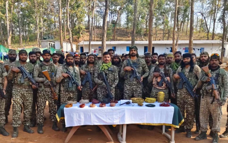 सर्च अभियान में बड़ी सफलता – विस्फोटक सामग्री एवं हथियार बरामद सर्च अभियान में बड़ी सफलता – विस्फोटक सामग्री एवं हथियार बरामद