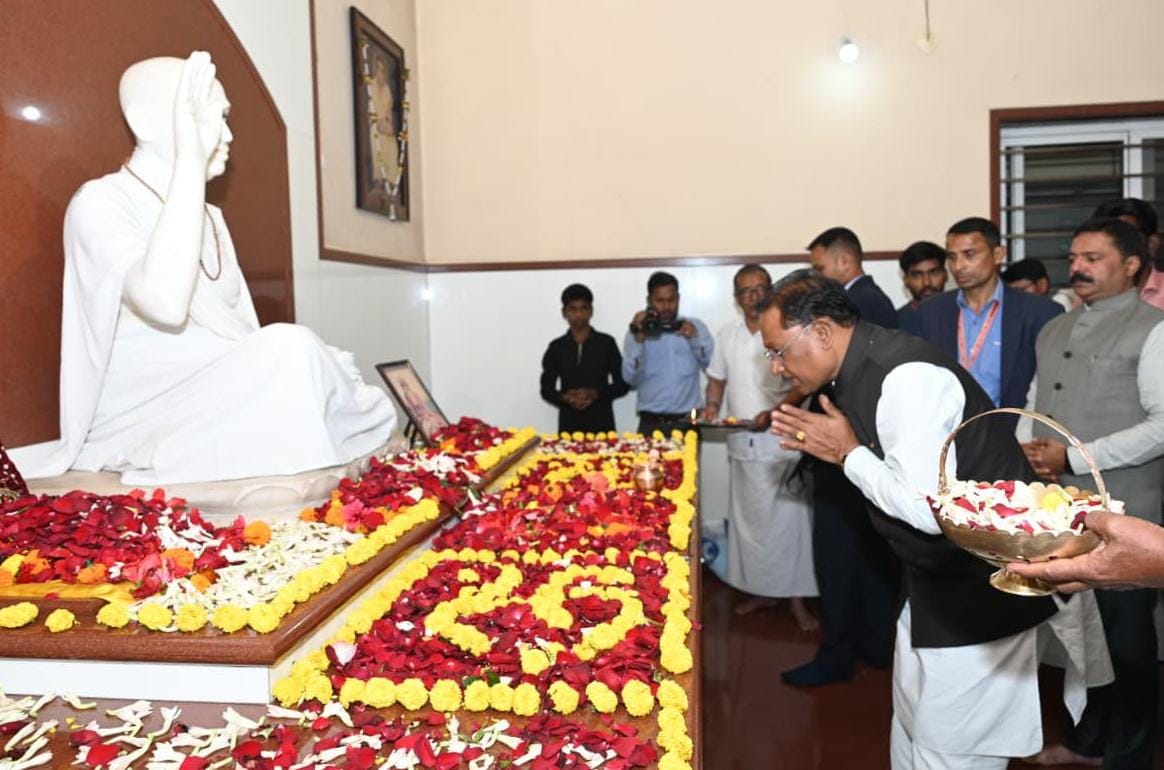 आध्यात्मिक मूल्यों एवं संस्कारों की पाठशाला है अघोर गुरु पीठ बनोरा : मुख्यमंत्री आध्यात्मिक मूल्यों एवं संस्कारों की पाठशाला है अघोर गुरु पीठ बनोरा : मुख्यमंत्री