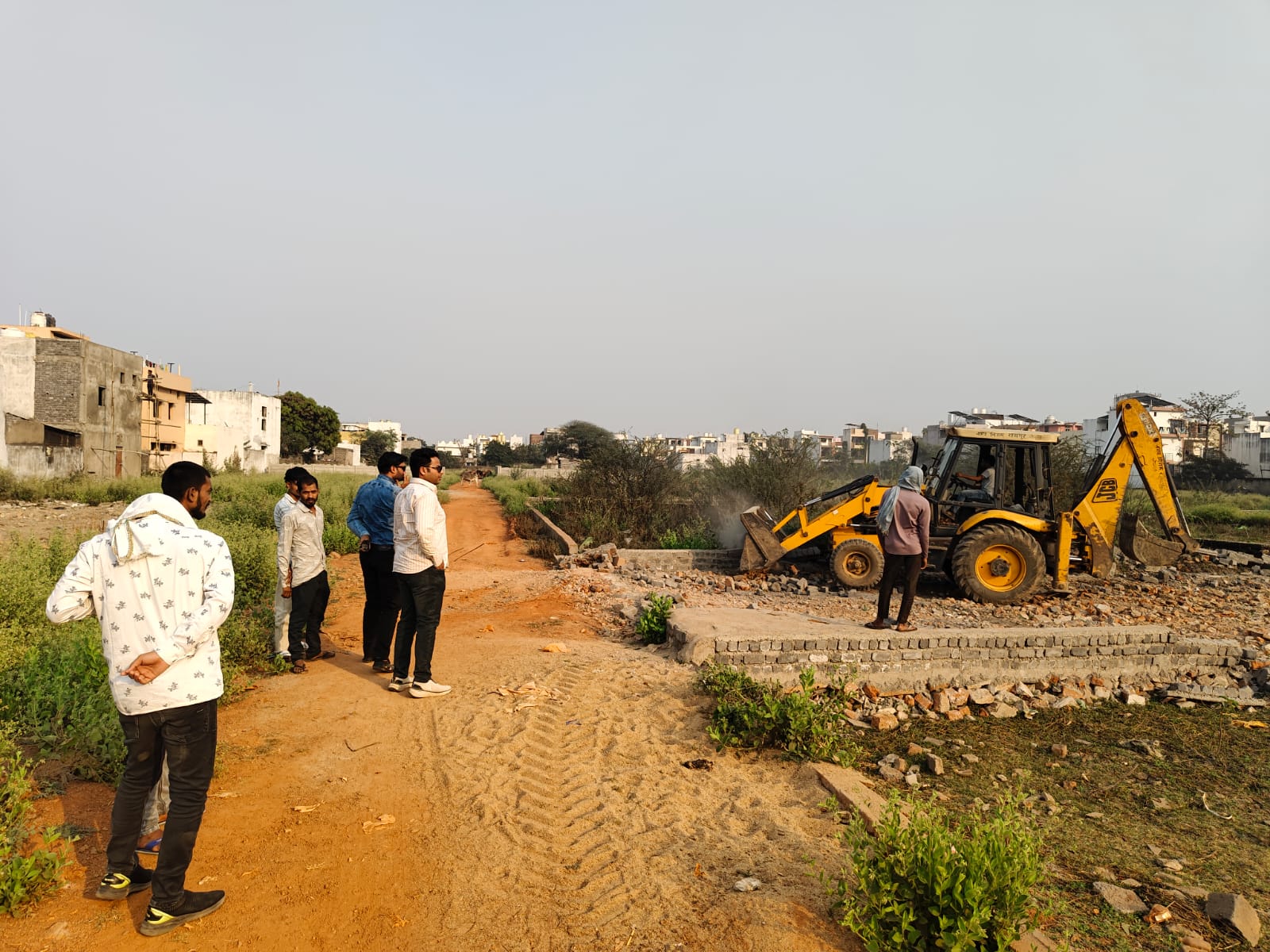 नगर निगम जोन 9 ने 6 एकड़ निजी भूमि पर की जा रही अवैध प्लाटिंग पर तत्काल रोक लगायी नगर निगम जोन 9 ने 6 एकड़ निजी भूमि पर की जा रही अवैध प्लाटिंग पर तत्काल रोक लगायी