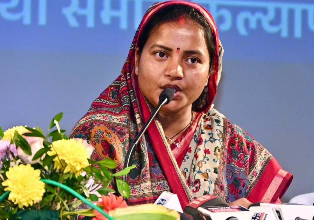 मंत्री लक्ष्मी राजवाड़े के प्रयासों से ग्रामीण संपर्क को नई रफ्तार : 5.10 किलोमीटर सड़क निर्माण को स्वीकृति मंत्री लक्ष्मी राजवाड़े के प्रयासों से ग्रामीण संपर्क को नई रफ्तार : 5.10 किलोमीटर सड़क निर्माण को स्वीकृति