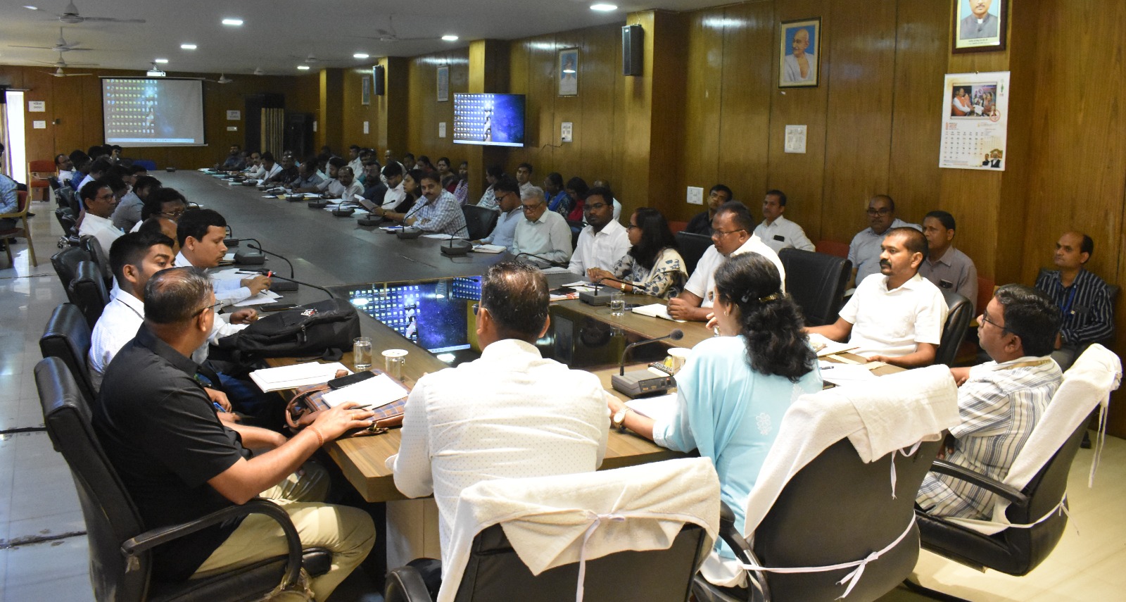 गैस सिलेंडर की कालाबाजारी रोकने और पेयजल व्यवस्था सुनिश्चित करने के निर्देश गैस सिलेंडर की कालाबाजारी रोकने और पेयजल व्यवस्था सुनिश्चित करने के निर्देश