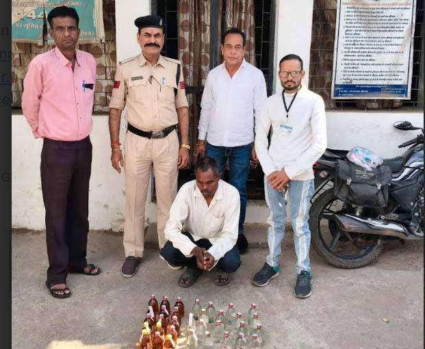 6.120 बल्क लीटर देशी मदिरा प्लेन व मसाला जप्त 6.120 बल्क लीटर देशी मदिरा प्लेन व मसाला जप्त