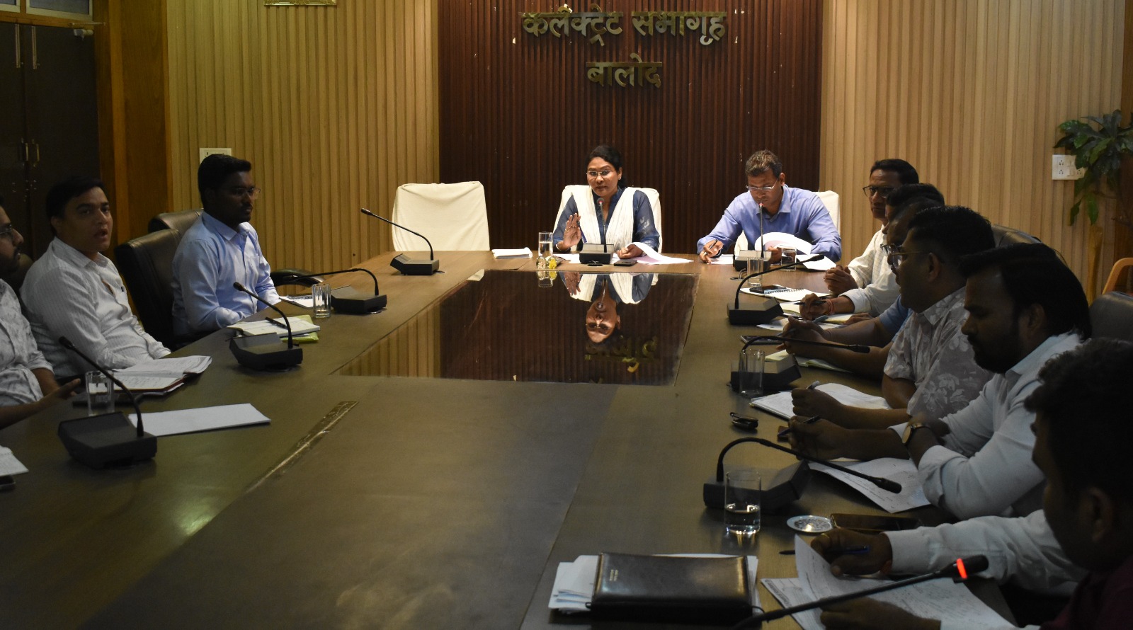 कलेक्टर ने की जल संचय, जन भागीदारी अभियान 2.0 के कार्यों की प्रगति की समीक्षा कलेक्टर ने की जल संचय, जन भागीदारी अभियान 2.0 के कार्यों की प्रगति की समीक्षा