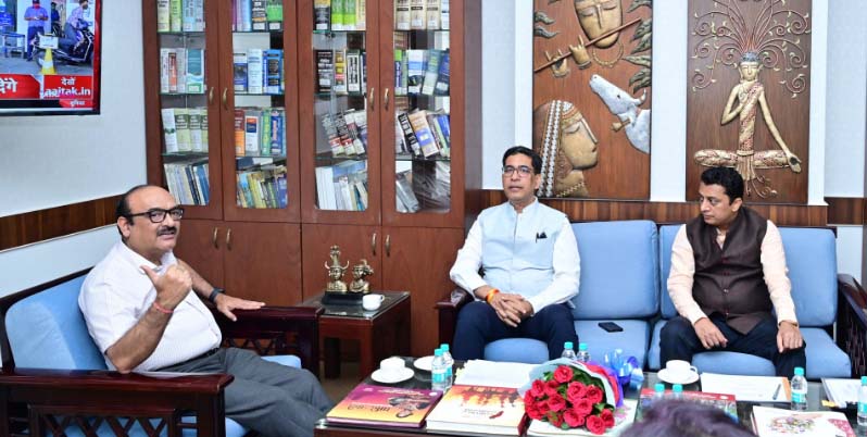 ’भारत सरकार के भूमि संसाधन सचिव ने छत्तीसगढ़ के मुख्य सचिव से की सौजन्य भेंट’ ’भारत सरकार के भूमि संसाधन सचिव ने छत्तीसगढ़ के मुख्य सचिव से की सौजन्य भेंट’