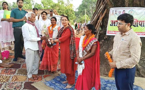 प्रधानमंत्री आवास योजना में तेजी लाने आवास जन चौपाल का आयोजन प्रधानमंत्री आवास योजना में तेजी लाने आवास जन चौपाल का आयोजन