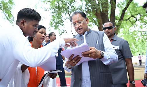 सुशासन तिहार में मुख्यमंत्री पहुंचे बीजापुर के सुदूर गांव कोण्डापल्ली : चौपाल में सुनीं ग्रामीणों की समस्याएं सुशासन तिहार में मुख्यमंत्री पहुंचे बीजापुर के सुदूर गांव कोण्डापल्ली : चौपाल में सुनीं ग्रामीणों की समस्याएं