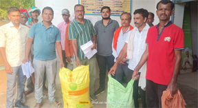 पर्याप्त खाद उपलब्ध, भंडारण और वितरण में पिछले वर्ष की तुलना में उल्लेखनीय बढ़ोतरी पर्याप्त खाद उपलब्ध, भंडारण और वितरण में पिछले वर्ष की तुलना में उल्लेखनीय बढ़ोतरी