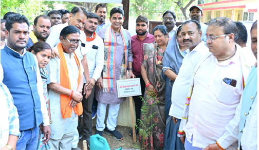 हर वर्ग की खुशहाली के लिए प्रतिबद्ध है सरकार, तेज गति से दौड़ रहा है छत्तीसगढ़ का विकास: टंक राम वर्मा हर वर्ग की खुशहाली के लिए प्रतिबद्ध है सरकार, तेज गति से दौड़ रहा है छत्तीसगढ़ का विकास: टंक राम वर्मा