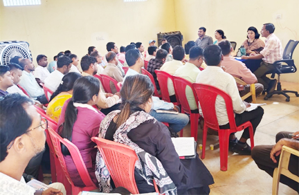 किसानों को खाद-बीज समय पर उपलब्ध कराने के निर्देश किसानों को खाद-बीज समय पर उपलब्ध कराने के निर्देश