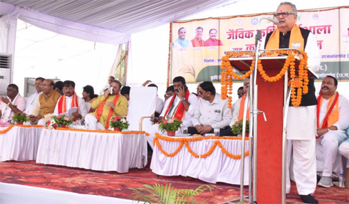 कृषि की नवीनतम एवं आधुनिक तकनीकों को अपनाएं कृषक: विधानसभा अध्यक्ष डॉ. रमन सिंह कृषि की नवीनतम एवं आधुनिक तकनीकों को अपनाएं कृषक: विधानसभा अध्यक्ष डॉ. रमन सिंह