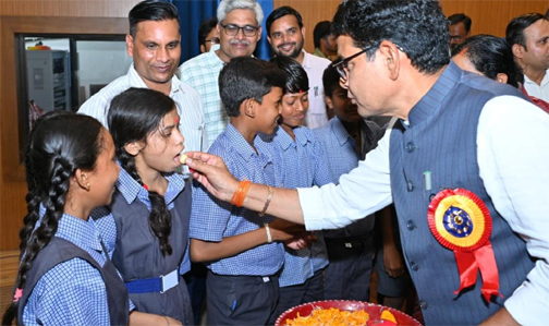 स्वस्थ बच्चे ही देश का मजबूत भविष्य- मंत्री टंक राम वर्मा स्वस्थ बच्चे ही देश का मजबूत भविष्य- मंत्री टंक राम वर्मा