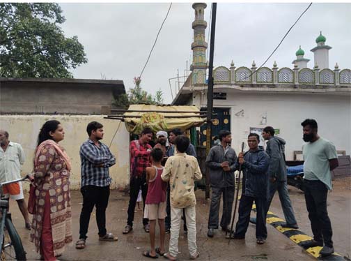 निगम ने काशीराम नगर में नाली के प्रवाह को रोकने किये गए कई वर्ष पुराने 23 अवैध कब्जोँ को तोड़ा निगम ने काशीराम नगर में नाली के प्रवाह को रोकने किये गए कई वर्ष पुराने 23 अवैध कब्जोँ को तोड़ा