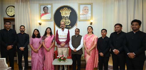 राज्यपाल से प्रशिक्षु डिप्टी कलेक्टरों ने की सौजन्य मुलाकात राज्यपाल से प्रशिक्षु डिप्टी कलेक्टरों ने की सौजन्य मुलाकात