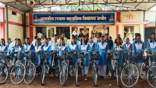 सरस्वती साइकिल योजना से बेटियों के सपनों को मिले पंख सरस्वती साइकिल योजना से बेटियों के सपनों को मिले पंख