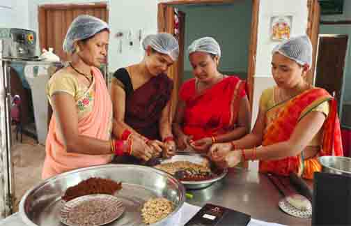 महुआ ने बदली महिलाओं की जिंदगी महुआ ने बदली महिलाओं की जिंदगी