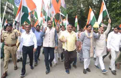 शान से लहराया तिरंगा, देशभक्ति के रंग में रंगा शहर अम्बिकापुर शान से लहराया तिरंगा, देशभक्ति के रंग में रंगा शहर अम्बिकापुर