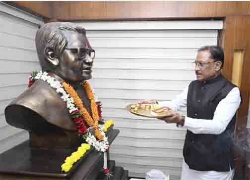अटल जी के संकल्प और दूरदर्शी नेतृत्व ने छत्तीसगढ़ को दी नई पहचान, सुशासन और अंत्योदय की राह पर आगे बढ़ रहा प्रदेश : मुख्यमंत्री अटल जी के संकल्प और दूरदर्शी नेतृत्व ने छत्तीसगढ़ को दी नई पहचान, सुशासन और अंत्योदय की राह पर आगे बढ़ रहा प्रदेश : मुख्यमंत्री
